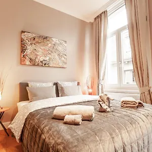  Appartement Luxury Palace By Rikas